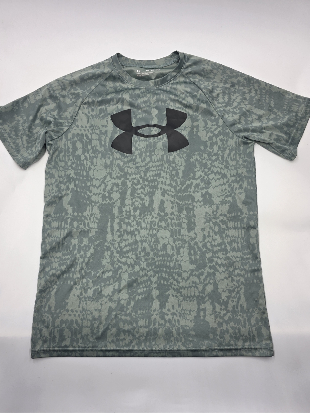 Under Armour boys' logo performance tee size XL
